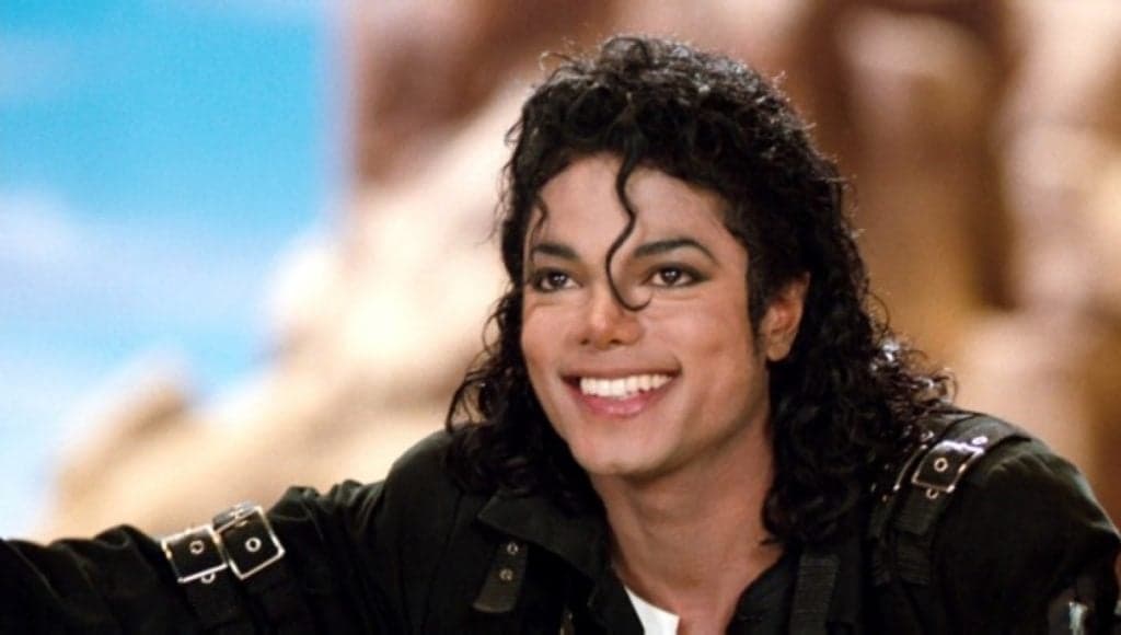 Morte de Michael Jackson completa 10 anos e homenagens ao rei do pop tomam conta da internet
