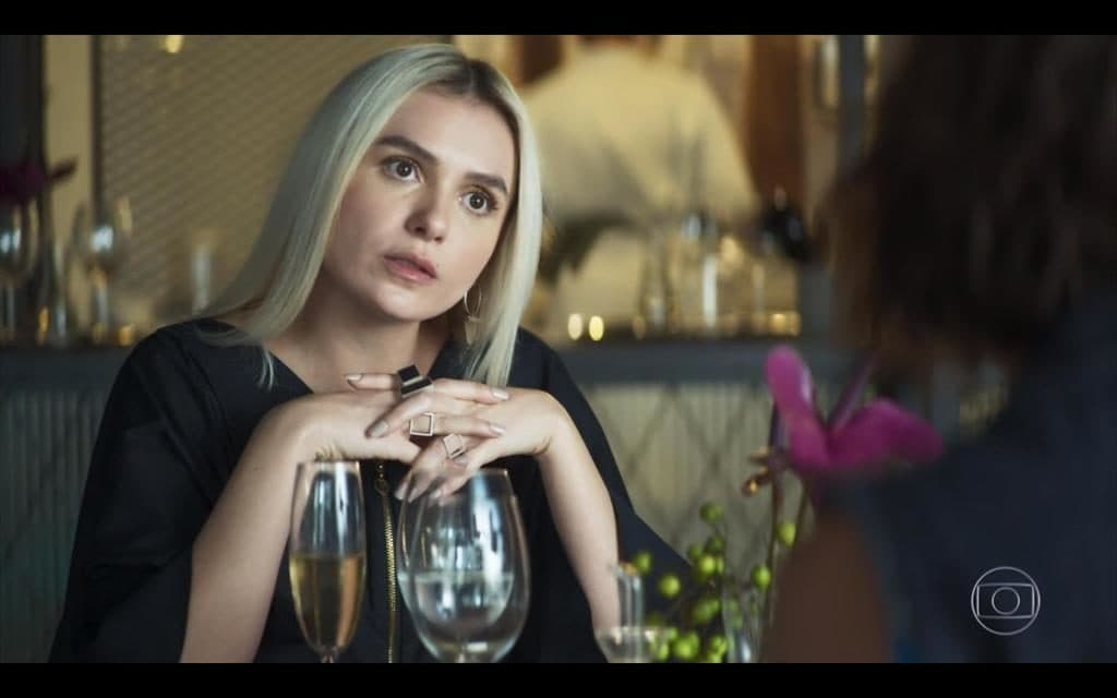 Após recusar novelas na Globo e brilhar em A Dona do Pedaço, Monica Iozzi dispara: "Às vezes o que nos falta é uma oportunidade"