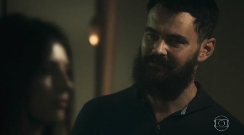 Paul (Carmo Dalla Vecchia) em cena de Órfãos da Terra da Globo Paul (Carmo Dalla Vecchia) em cena de Órfãos da Terra da Globo