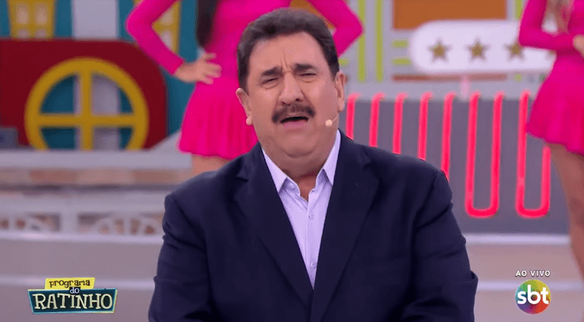 Ratinho sofre agressão, desmaia em gravação de programa e correria toma conta do SBT