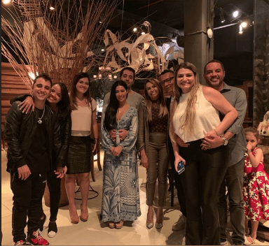Pessoal que compareceu no aniversário de Simaria da dupla com Simone (Foto: Reprodução/ Instagram) Pessoal que compareceu no aniversário de Simaria da dupla com Simone (Foto: Reprodução/ Instagram)
