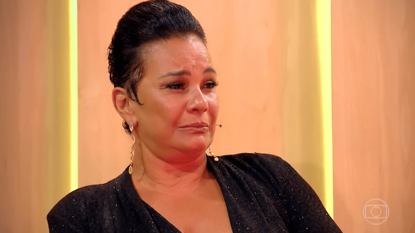 A atriz Solange Couro caiu no choro ao relembrar doença no Tamanho Família (Foto: Reprodução/Globo) A atriz Solange Couro caiu no choro ao relembrar doença no Tamanho Família (Foto: Reprodução/Globo)
