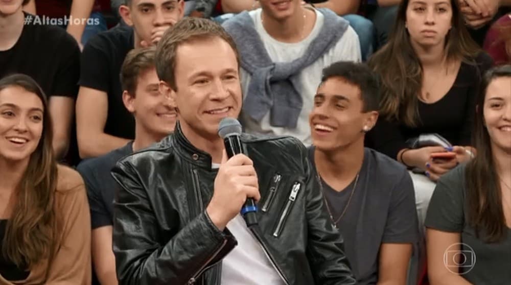 No Altas Horas, Tiago Leifert expõe crise no casamento, fala sobre saída da Globo e entrega drama com Pedro Bial