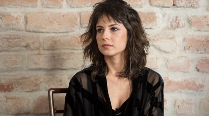 Andréia Horta tem sua vida privada exposta na mídia, relação com famosa vem à tona e foto juntas evidência: "Falar de amor"
