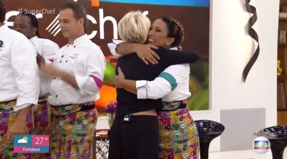 Valesca Popozuda dá cambalhota após vencer 1ª Panela de Pressão no reality Super Chef