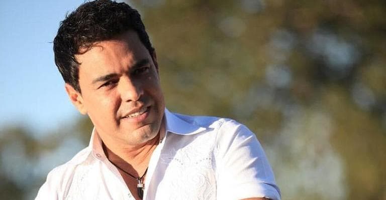 Zezé Di Camargo surpreendeu ao postar uma imagem repleta de detalhes curiosos