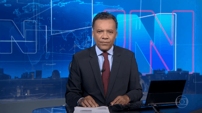 Heraldo Pereira no comando do Jornal Nacional (Foto: Reprodução/Globo)