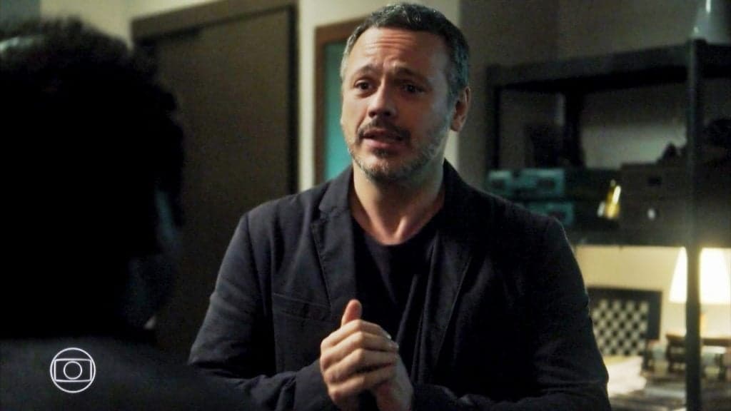 Almeidinha teve o seu segredo revelado na novela Órfãos da Terra, da Globo. (Foto: Reprodução) Almeidinha teve o seu segredo revelado na novela Órfãos da Terra, da Globo. (Foto: Reprodução)