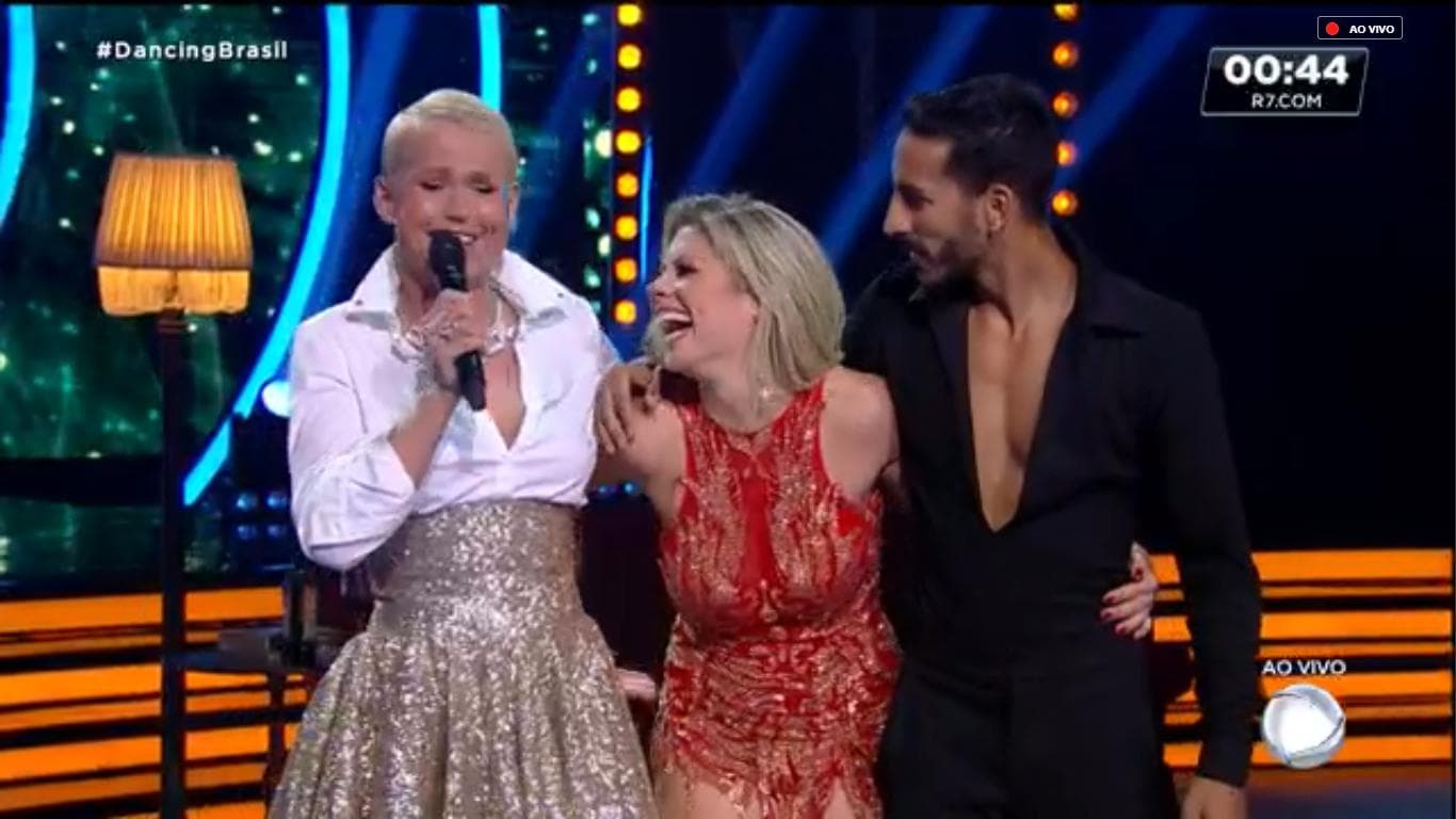 Xuxa Meneghel ao lado e Catia Paganote no reality show Dancing Brasil 5, da Record. (Foto: Reprodução) Xuxa Meneghel ao lado e Catia Paganote no reality show Dancing Brasil 5, da Record. (Foto: Reprodução)
