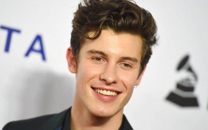 Shawn Mendes faz tatuagem desenhada por fã e surpreende a todos (Foto: Reprodução) Shawn Mendes faz tatuagem desenhada por fã e surpreende a todos (Foto: Reprodução)