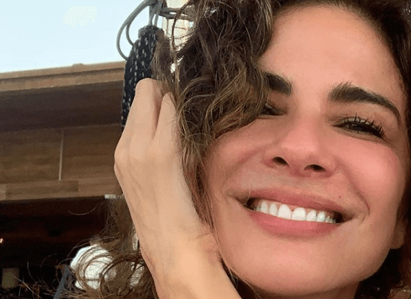 Luciana Gimenez ostenta viagem luxuosa na Grécia, humilha brasileiros e ironiza: "Não fica bravo comigo"