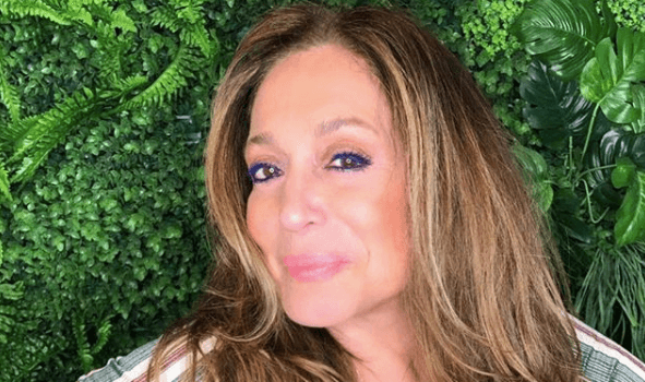 Susana Vieira, lutando contra o câncer, faz mudança radical no cabelo e surge misteriosa