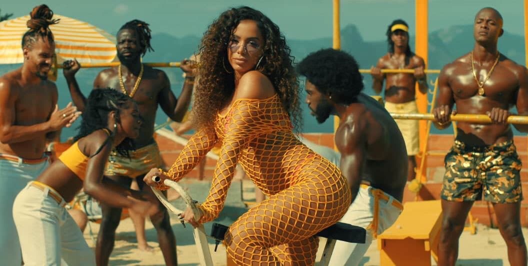 Anitta no seu novo clipe (Foto: Reprodução)