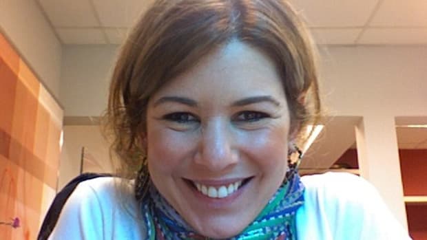 Daniela Beyruti, filha de Silvio Santos, comemora aniversário na igreja na presença de Rebeca e Pato