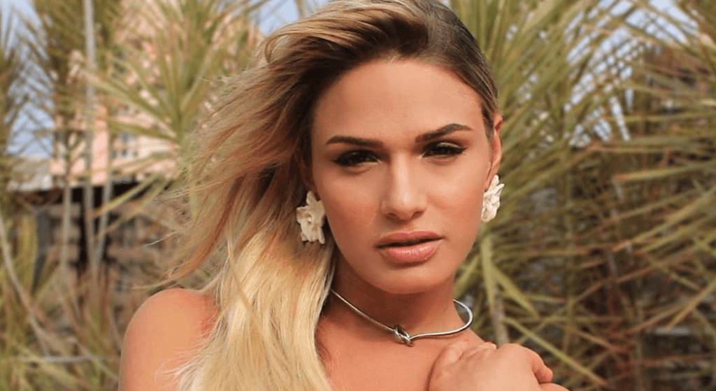 Glamour Garcia, a Britney de A Dona do Pedaço, tem fotos antes de se tornar mulher reveladas