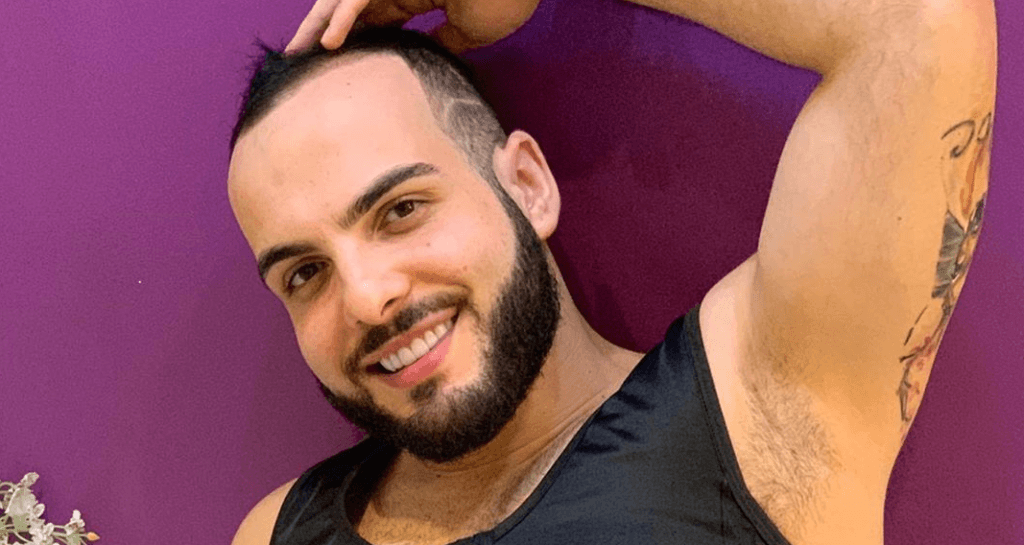 Ex-BBB Mahmoud Baydoun é colocado em saia-justa após revelação de fã: 'Dá o c* pro marido ou amante'