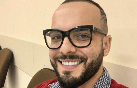 O ex-BBB Mahmoud Baydoun deu dicas deu como fazer a chuca para o sexo anal (Reprodução) O ex-BBB Mahmoud Baydoun deu dicas deu como fazer a chuca para o sexo anal (Reprodução)