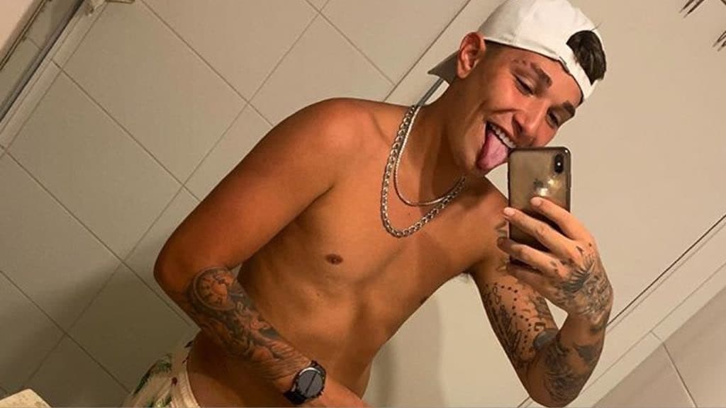 Mc Gui sofre acidente, verdadeiro dono da moto se revolta com prejuízo e os dois rompem amizade