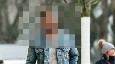Ator da Globo é surpreendido em banho em cachoeira e imagens dele seminu vazam; Confira