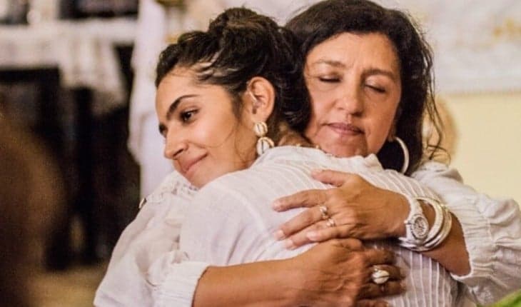 Regina Casé tenta esconder, mas filha acaba expondo grave doença e choca fãs da apresentadora