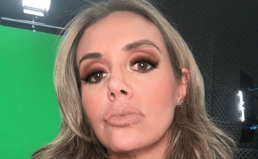Renata Banhara, da Banheira do Gugu, se torna assistente parlamentar após apoio a Bolsonaro
