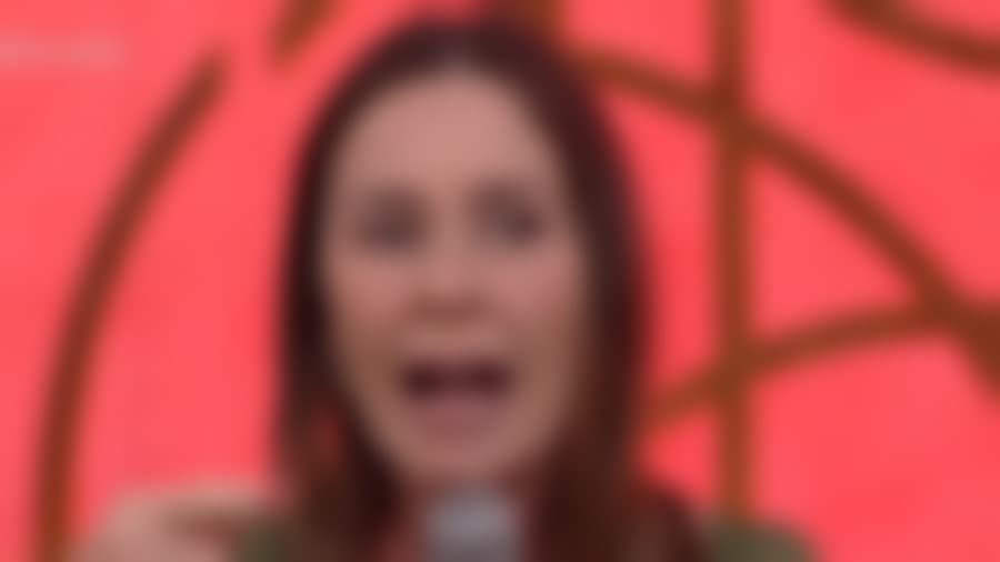 Jornalista da Globo vai às lágrimas no Encontro ao falar sobre luta contra câncer e causa choque com relato
