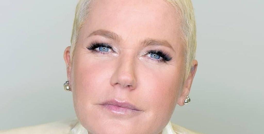Xuxa surpreende ao sair para bar com paquitas: 'Muito amor'