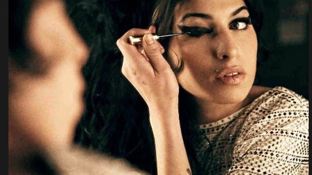 A cantora Amy Winehouse morreu a oito anos atrás (Foto: Reprodução)