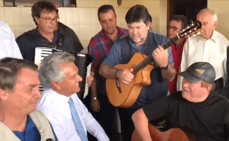 Bolsonaro e Amado Batista (Foto: Reprodução) Bolsonaro e Amado Batista (Foto: Reprodução)