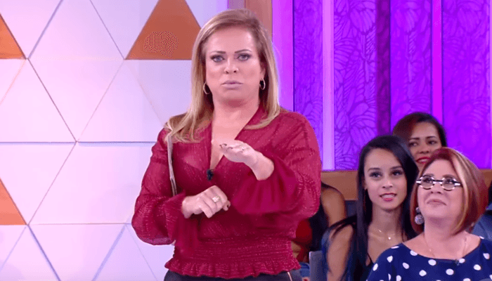 Christina Rocha sbt no comando do Casos de Família (Foto: Reprodução/SBT)