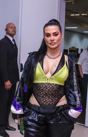 Cleo Pires com silhueta mais cheia no MTV Miaw (Foto: AgNews)