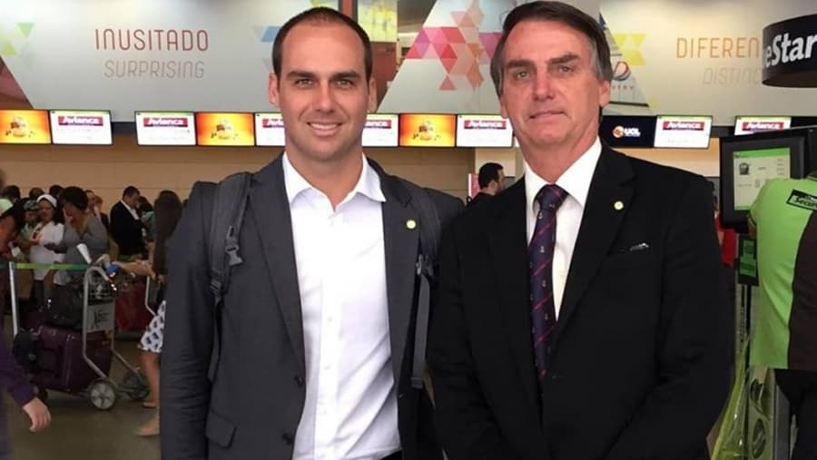 Eduardo Bolsonaro é esculachado e esposa é obrigada a tomar atitude drástica