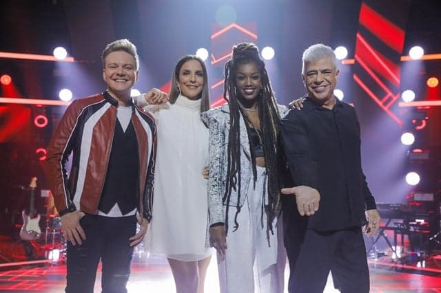 Ivete Sangalo faz show e recebe Iza, que quer desbancar Michel Teló como técnica do The Voice Brasil