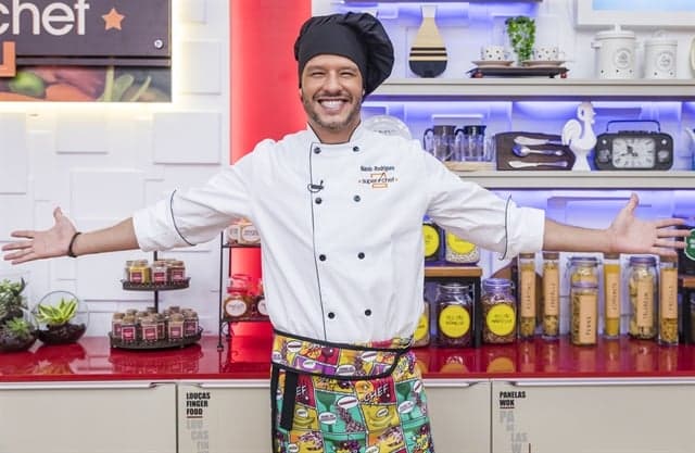 Nando Rodrigues supera concorrentes e é o vencedor do SuperChef Celebridades no Mais Você