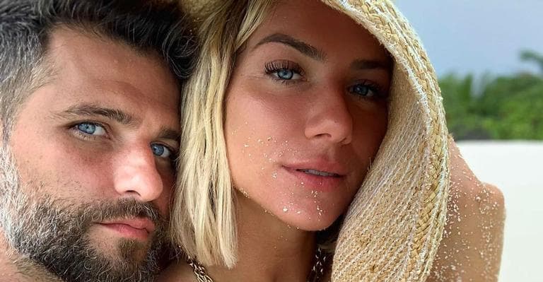 Giovanna Ewbank publica clique raro dos filhos com o marido e se declara: "Me orgulhando a cada dia"