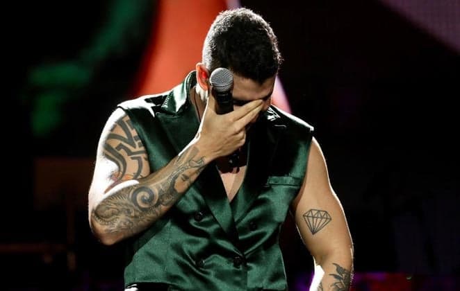 Gusttavo Lima gasta uma fortuna incalculável e fica mais de 5 horas cantando em show