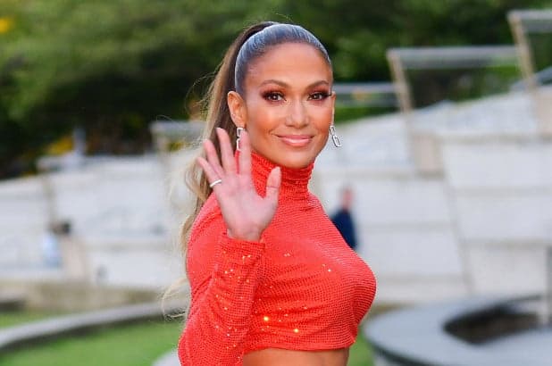 Jennifer Lopez ganha presente do noivo avaliado em mais de R$ 500 mil e atitude impressiona