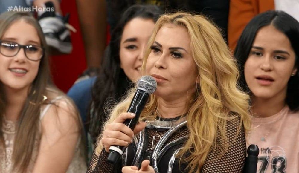 Joelma foi detonado após surgir com cantora gospel (Foto: Globo)