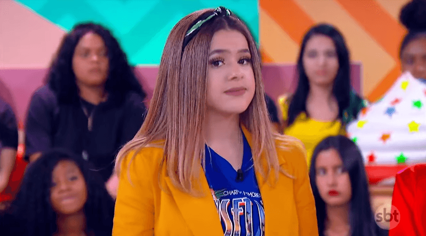 Maisa Silva revela estar menstruada e dá resposta atravessada em fã após ataque