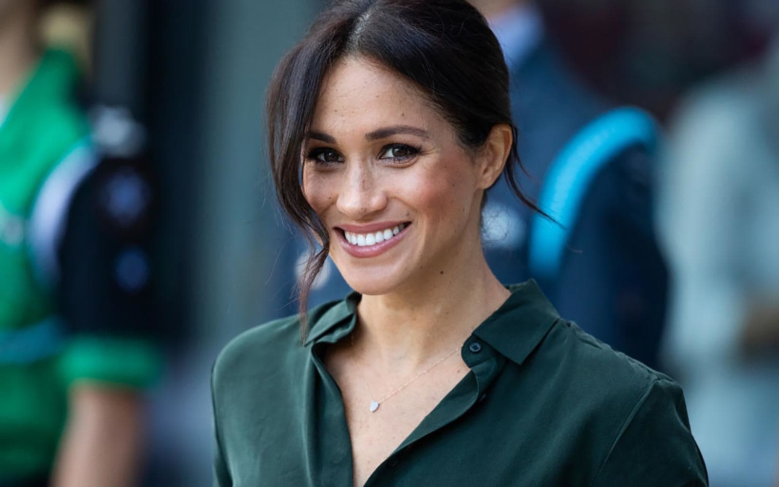 A duquesa Meghan Markle proibiu os fãs de tirarem fotos dela (Foto: Reprodução) A duquesa Meghan Markle proibiu os fãs de tirarem fotos dela (Foto: Reprodução)
