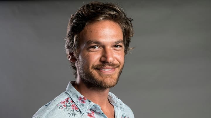Emilio Dantas ganha prestígio na Globo e protagonizará nova série baseada em grande filme