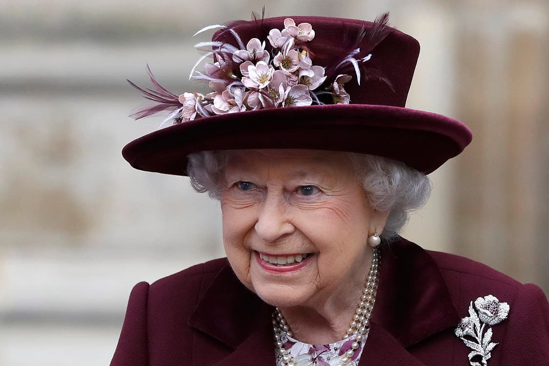 A Rainha Elizabeth II afirmou que vai abdicar do trono aos 95 anos de idade (Foto: Reprodução) A Rainha Elizabeth II afirmou que vai abdicar do trono aos 95 anos de idade (Foto: Reprodução)