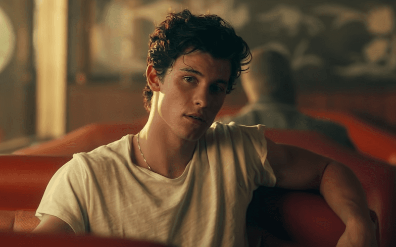 Shawn Mendes surge com  tatuagem inacreditável e fãs vão ao delírio; veja foto