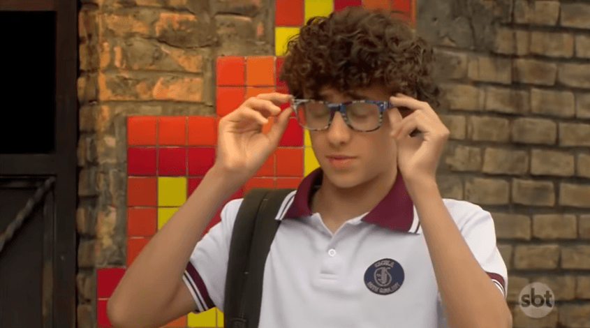Luigi em cena da novela As Aventuras de Poliana, exibida pelo SBT. (Foto: Reprodução) Luigi em cena da novela As Aventuras de Poliana, exibida pelo SBT. (Foto: Reprodução)