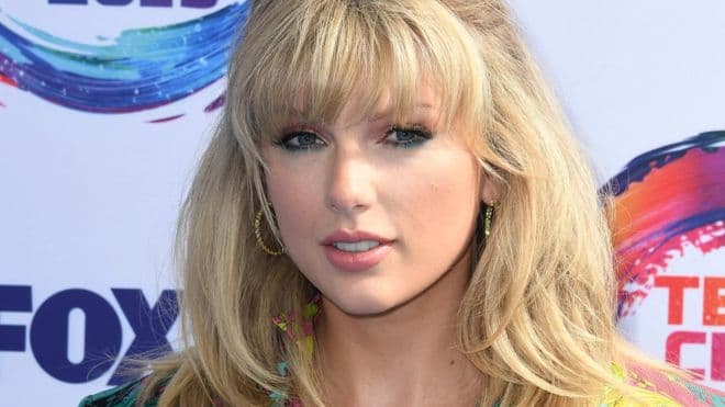 Taylor Swift toma atitude surpreendente em relação a um fã e causa grande espanto
