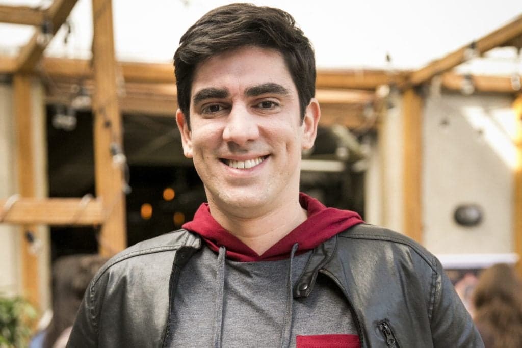 Globo coloca Marcelo Adnet em projeto semelhante a programa da MTV para substituir Tá no Ar