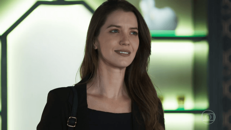 Fabiana usa sua fúria para atacar e matar Jô em A Dona do Pedaço e alega: "Intervenção divina"