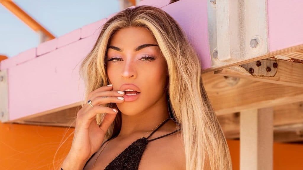 Pabllo Vittar surge em cama de maneira nunca vista antes e chama a atenção