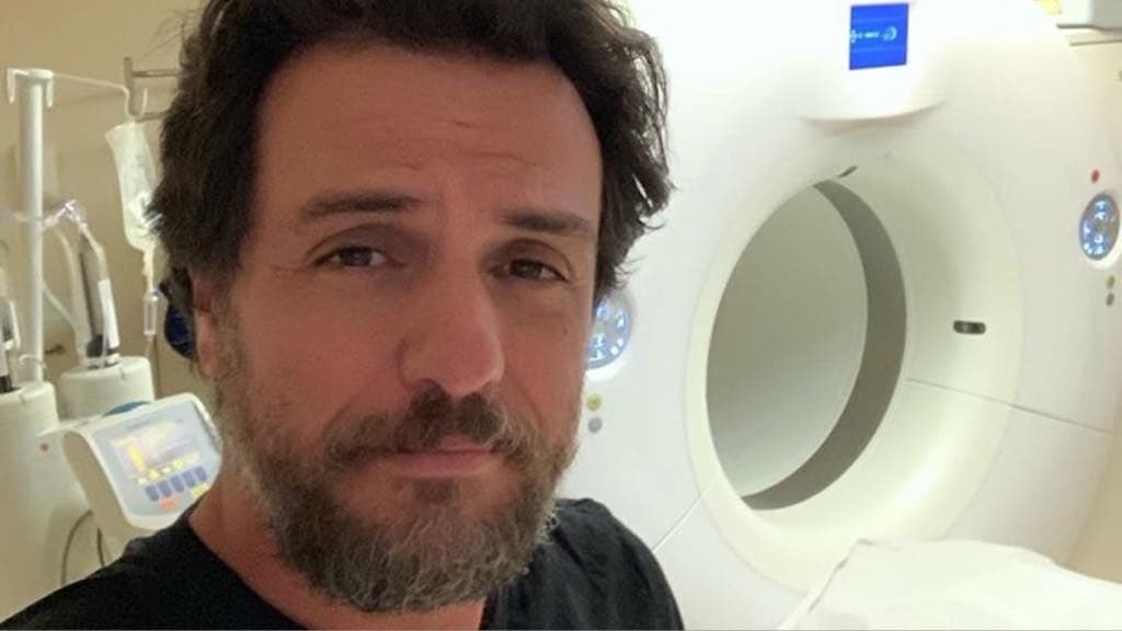 Rodrigo Lombardi enfrenta doença e lamenta diagnóstico em hospital: “Não foi suficiente para me curar”