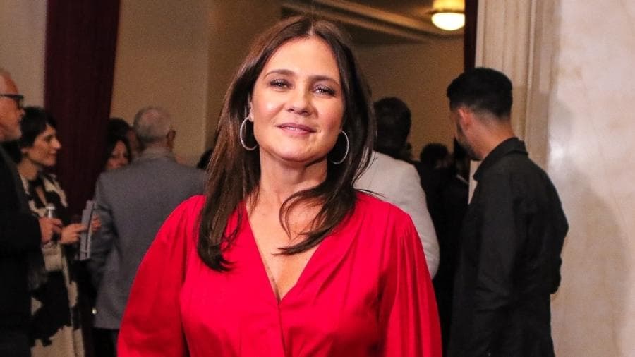 Amor de Mãe: Adriana Esteves enfrenta incêndio para salvar Chay Suede